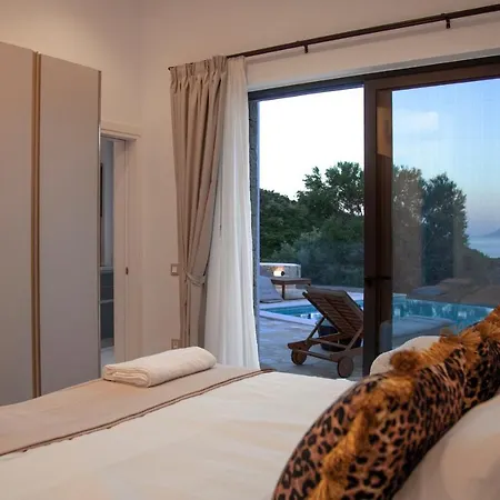 Dara And Todd Villa Sivota