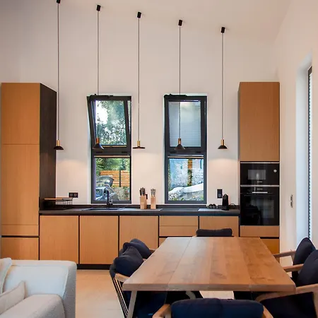 Dara And Todd Villa Sivota